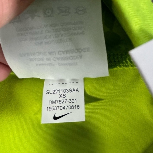 NEW Nike One Luxe Tight Fit Mid Rise Bike Shorts - Picture 6 of 12